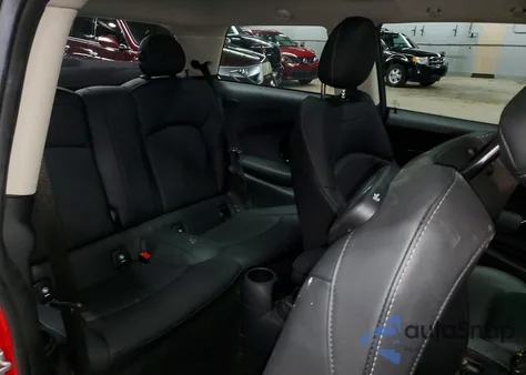 2023 Mini Cooper Se z USA, uszkodzony, nr VIN WMW13DJ02P2T82321